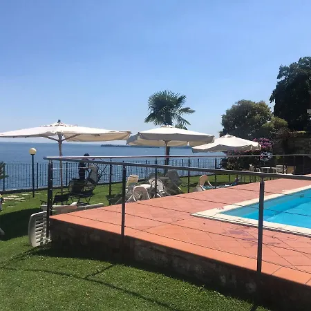 Vista Lago Con Piscina Toscolano Maderno